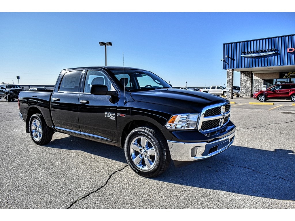 New 2019 Ram 1500 Classic Tradesman 4×4 Crew Cab